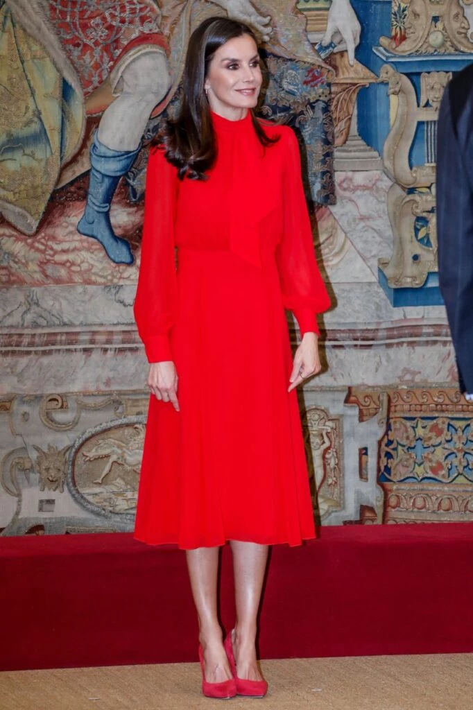 Look lady de Letizia en color rojo