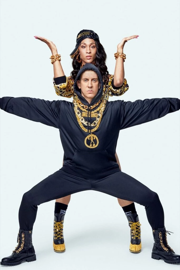 Jeremy Scott deja Moschino luego de 10 años a cargo como director creativo