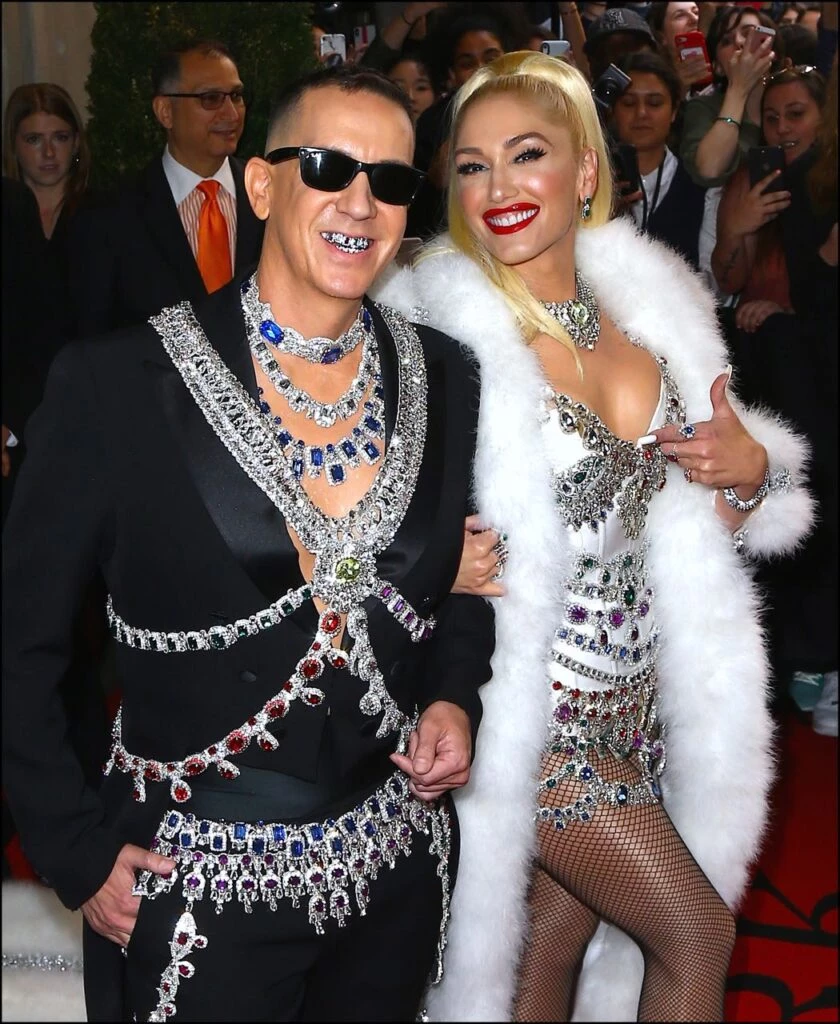 Jeremy Scott deja Moschino luego de 10 años a cargo como director creativo