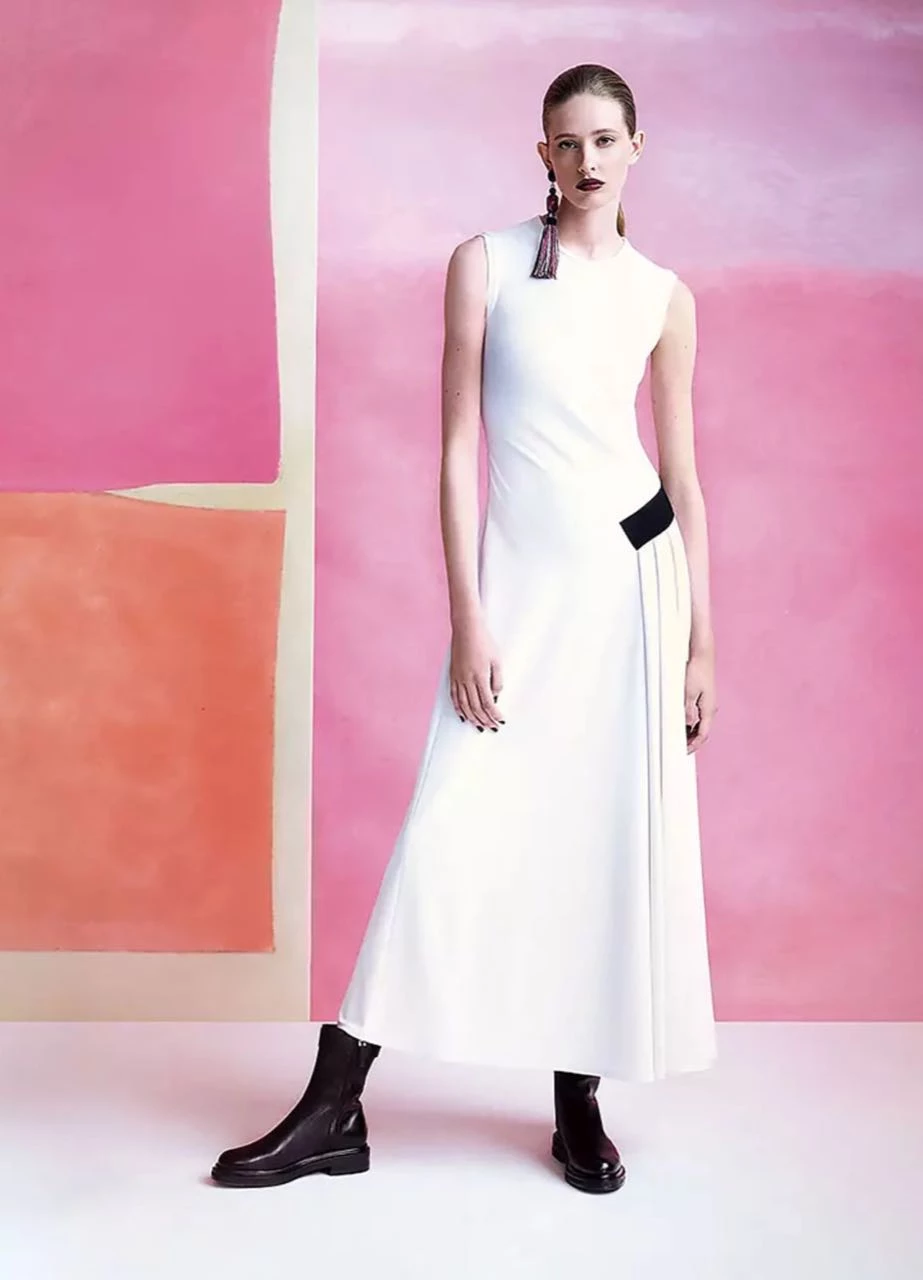 Giorgio Armani presentó su colección primavera verano 2023.