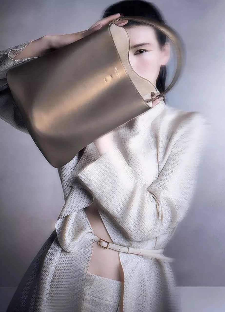 Giorgio Armani presentó su colección primavera verano 2023.