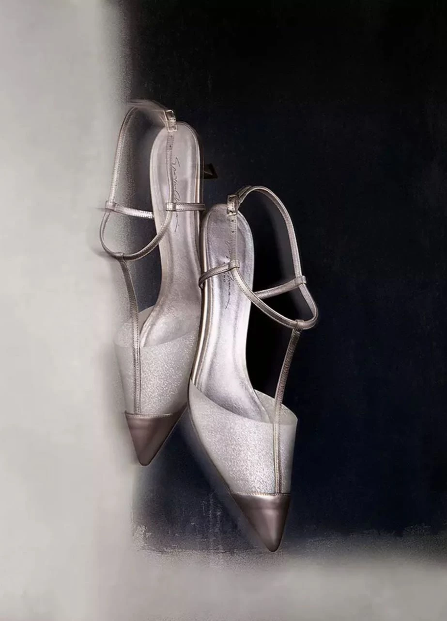 Giorgio Armani presentó su colección primavera verano 2023.