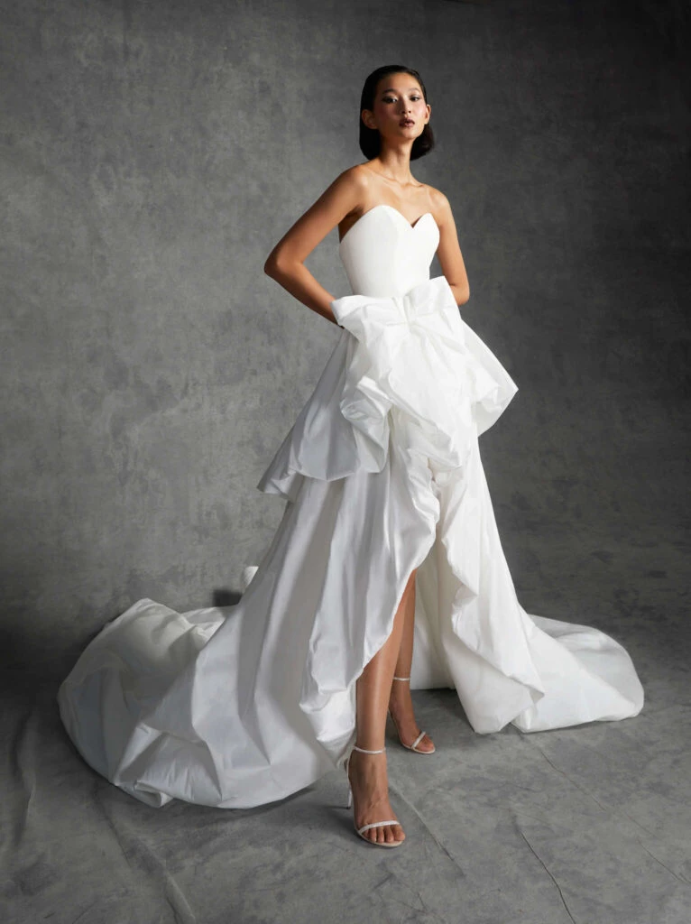 Viktor_&_Rolf_2023_Fall_Bridal0003