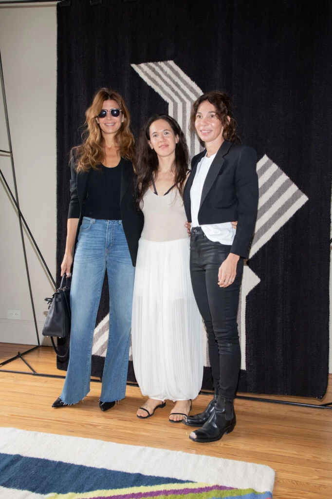 Juliana Awada junto a las hermanas Cherñajovsky en la presentación de lalana