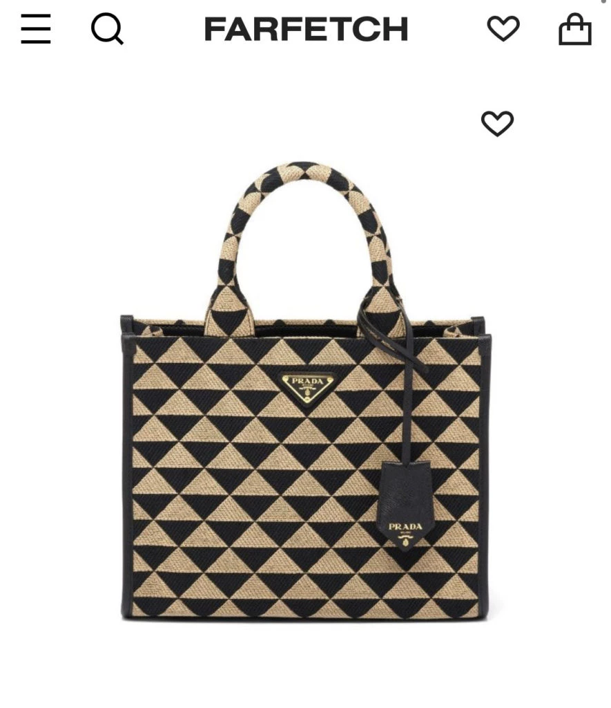 La cartera Prada de Zaira. Foto: Web.