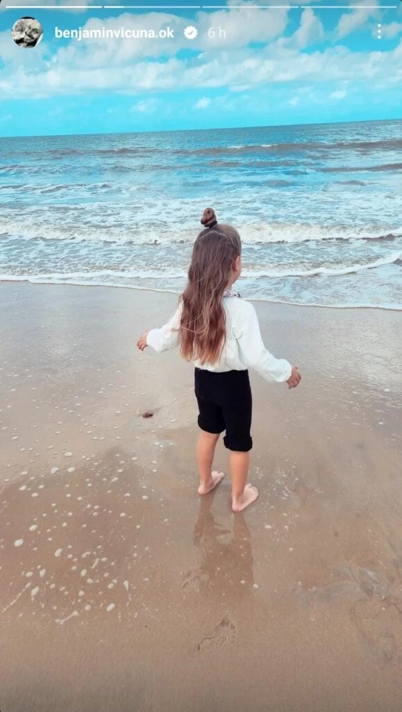 Magnolia viajó a Chile junto a su padre, Benjamín Vicuña