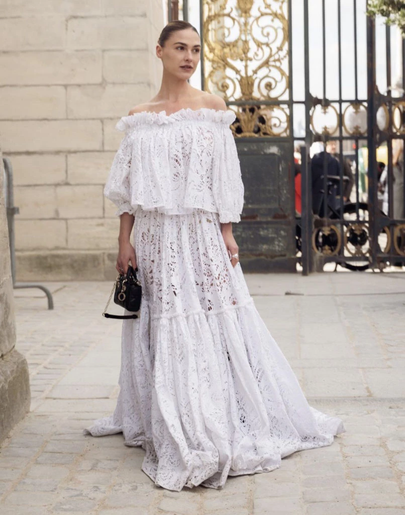 Los vestidos maxi vuelven a parecer en escena. Foto: Instagram.