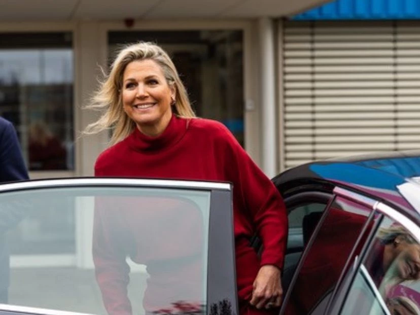 Máxima lució un look total red