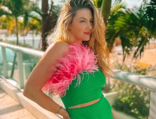 Stephanie Demner apostó por un look de fiesta de Chiara Ferragni