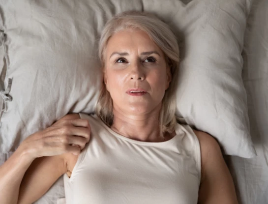 Por qué la mujeres necesitan dormir 20 minutos más que los hombres