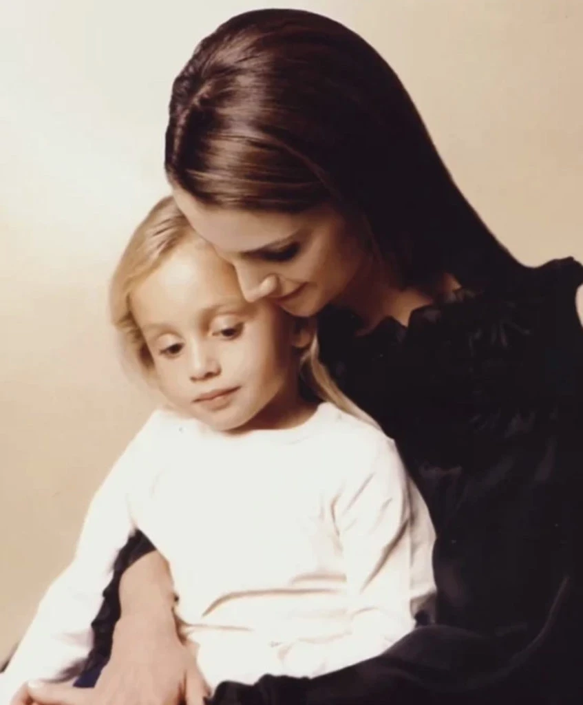 Rania e Iman cuando era pequeña. Foto: Instagram.