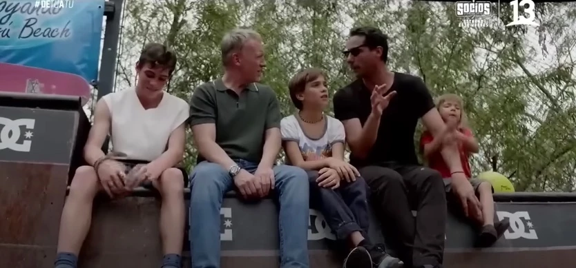 Gonzalo Valenzuela presentó a Alí, Silvestre y Anka, sus hijos