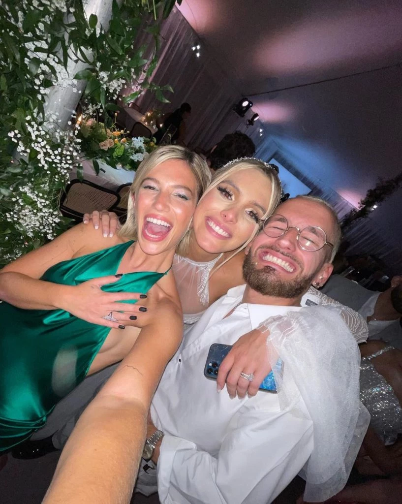 Stefi Roitman lució nails black french en la boda de Lele Pons y Guaynaa