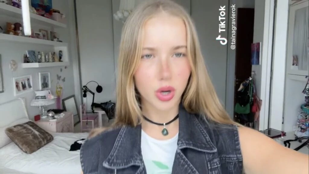 Taína Gravier con su look Y2K. Foto: TikTok.