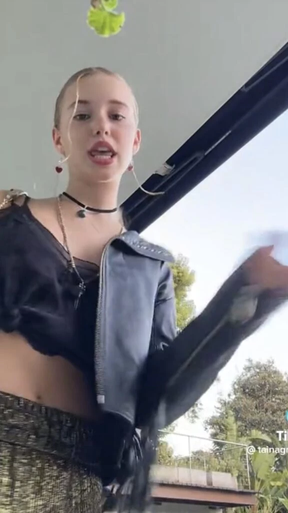 Taína Gravier y su look rocker. Foto: TikTok.