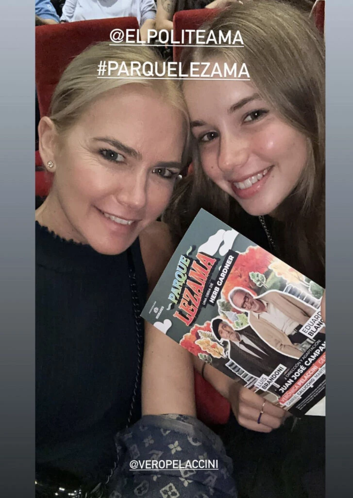 Valeria Mazza y Taína fueron al teatro juntas