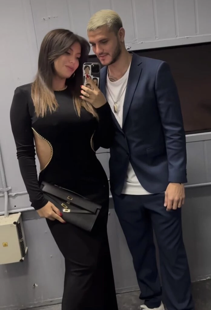 Wanda Nara impactó con su look en el casamiento de Lizy Tagliani. Foto: Instagram.