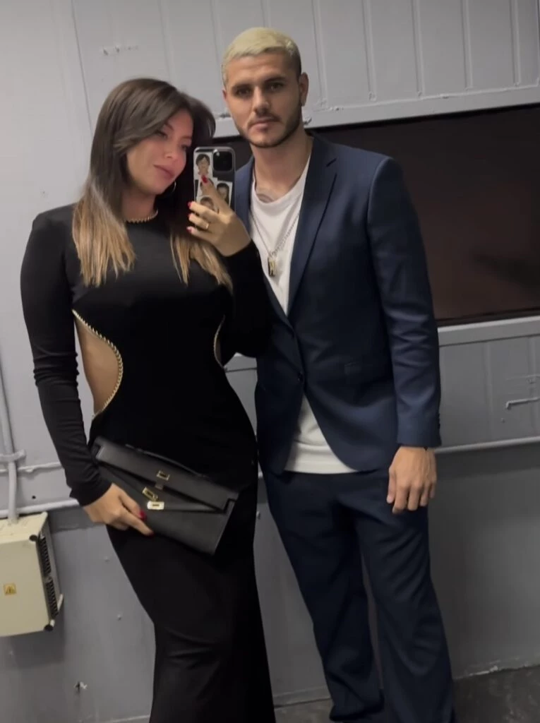 Wanda Nara impactó con su look en el casamiento de Lizy Tagliani