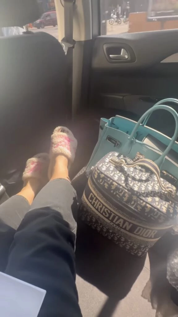 Wanda Nara y los accesorios de lujo que usó. Foto: Instagram.