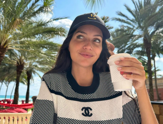 El look súper chic de Zaira Nara para pasear por Miami