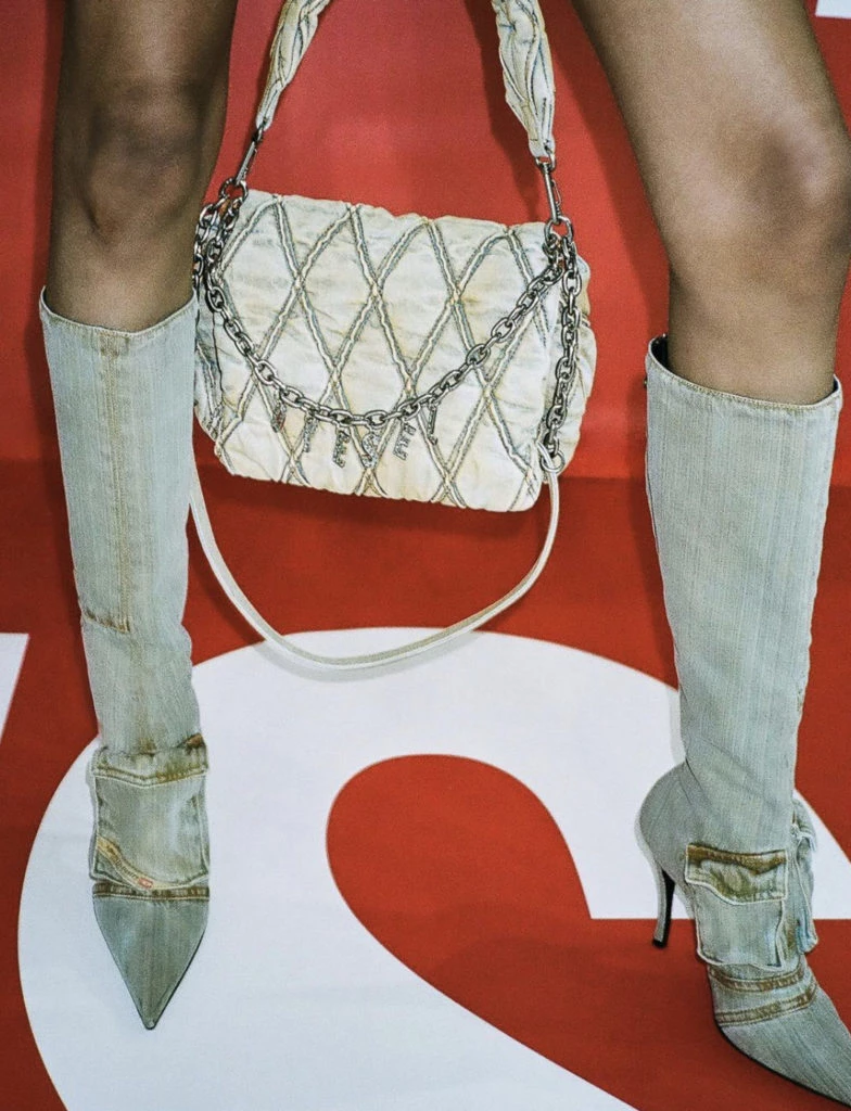 Zapatos ugly by Diesel. Foto: Instagram.