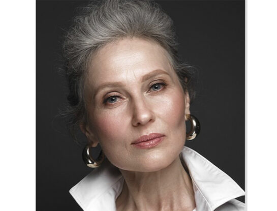 Trucos de maquillaje: cómo eliminar el párpado caído en pieles maduras