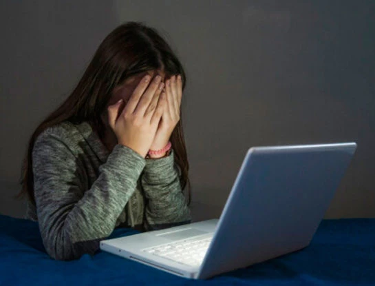 Día de la Mujer y violencia de género digital: casi el 61% de las mujeres y niñas que usan redes sociales han sufrido acoso