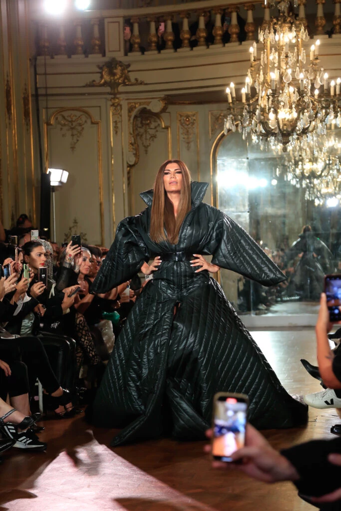 Flor de la V en desfile Pucheta