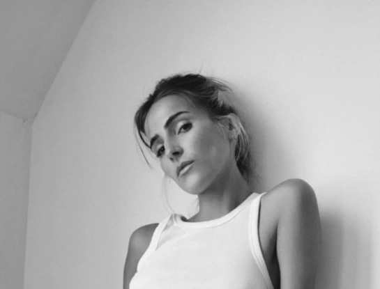 El debut de Ámbar de Benedictis como modelo: hizo fotos para una marca de ropa interior