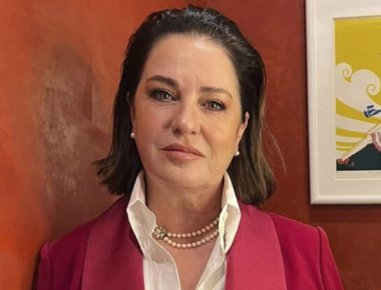 El look súper elegante de Florencia Bas en los Premios Platino: vestida de smoking