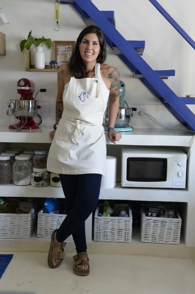 Pastelera, profe de talleres virtuales e influencer a través de su cuenta en Instagram @belumelamed. 