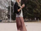 Botas y faldas, la combinación del momento. Foto: Pinterest.