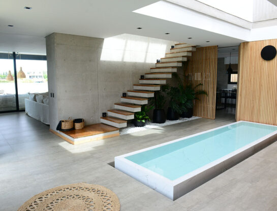 Video deco: una casa con materiales nobles, texturas y con estilo de vanguardia chic