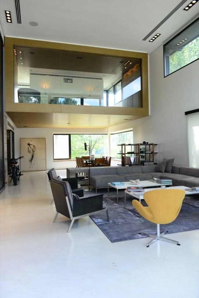 El galpón de una artista muralista transformado en refugio de un amante de la música.