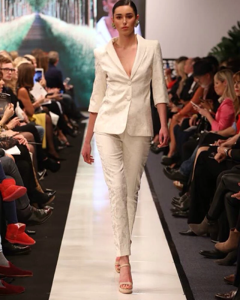 Chiara Burger nieta de Tini de Bucourt