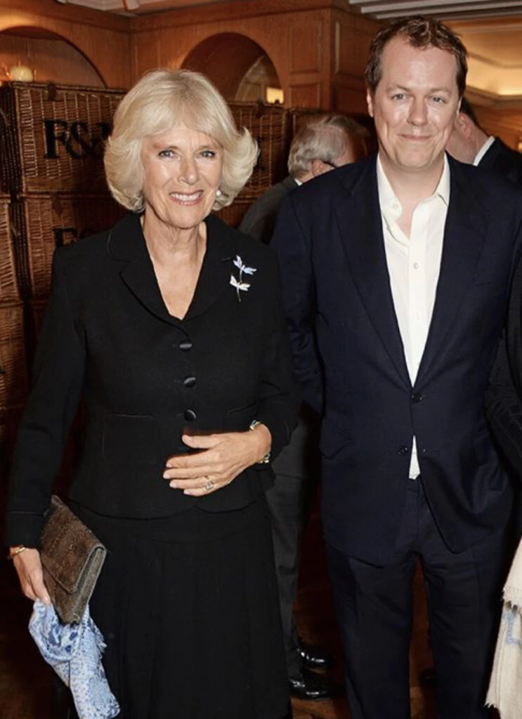 Camilla Parker y su hijo. Foto: Pinterest.