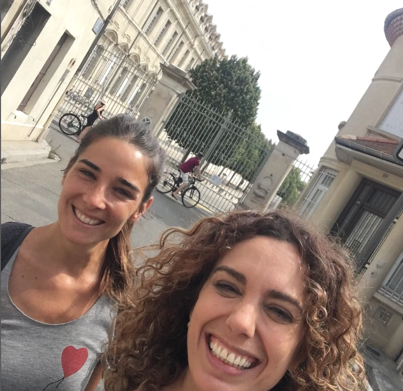 Juana Viale y Victoria Césperes