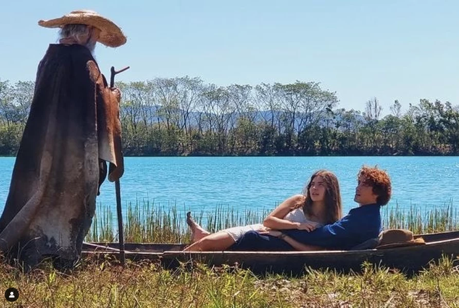 Jesuita Barbosa y Alanis Guillen en Pantanal