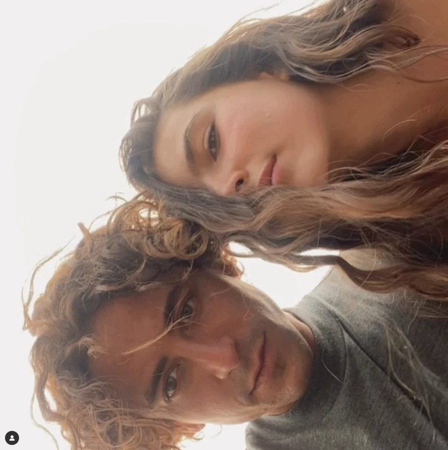 Jesuita Barbosa y Alanis Guillen en Pantanal