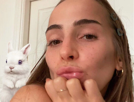 Ámbar de Benedictis marca tendencia con sus anteojos: eligió el modelo más buscado por las famosas