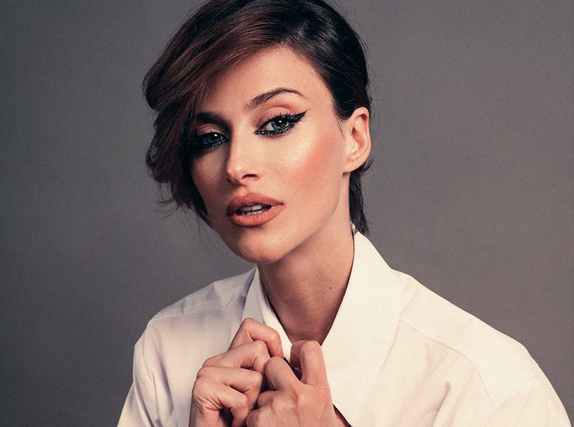 Mónica Antonópulos adoptó el "glitter underliner", la nueva tendencia en make up