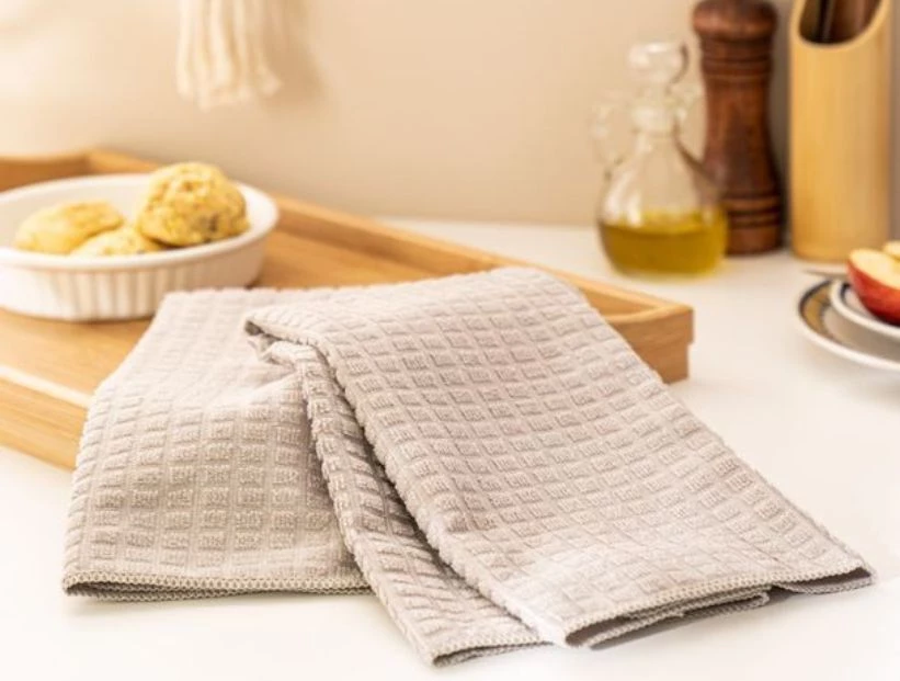 Trucos de limpieza: cómo blanquear los repasadores de la cocina