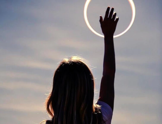 Eclipse solar del 20 de abril: cómo va a impactar en cada signo, quiénes tendrán que cuidarse de sus efectos