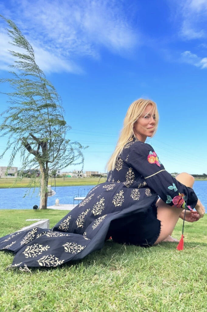 El look trendy de Nicole. Foto: Instagram.