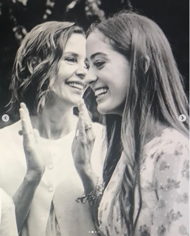 Embeth Davidtz señorita miel matilda