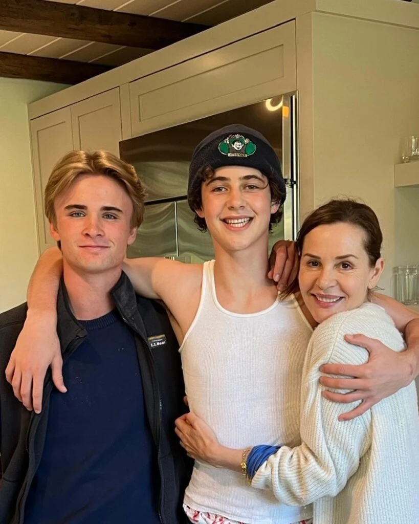 Embeth Davidtz señorita miel matilda