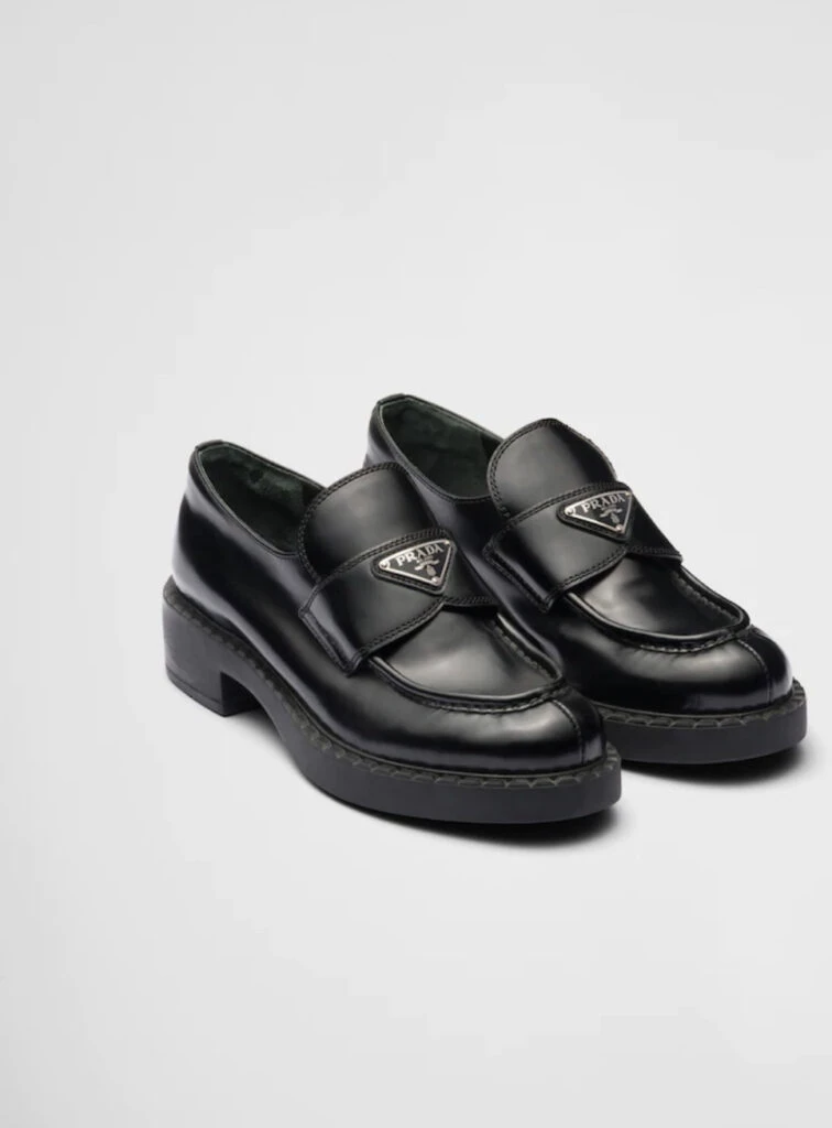 Estos son los mocasines Prada de Nicole. Foto: web.