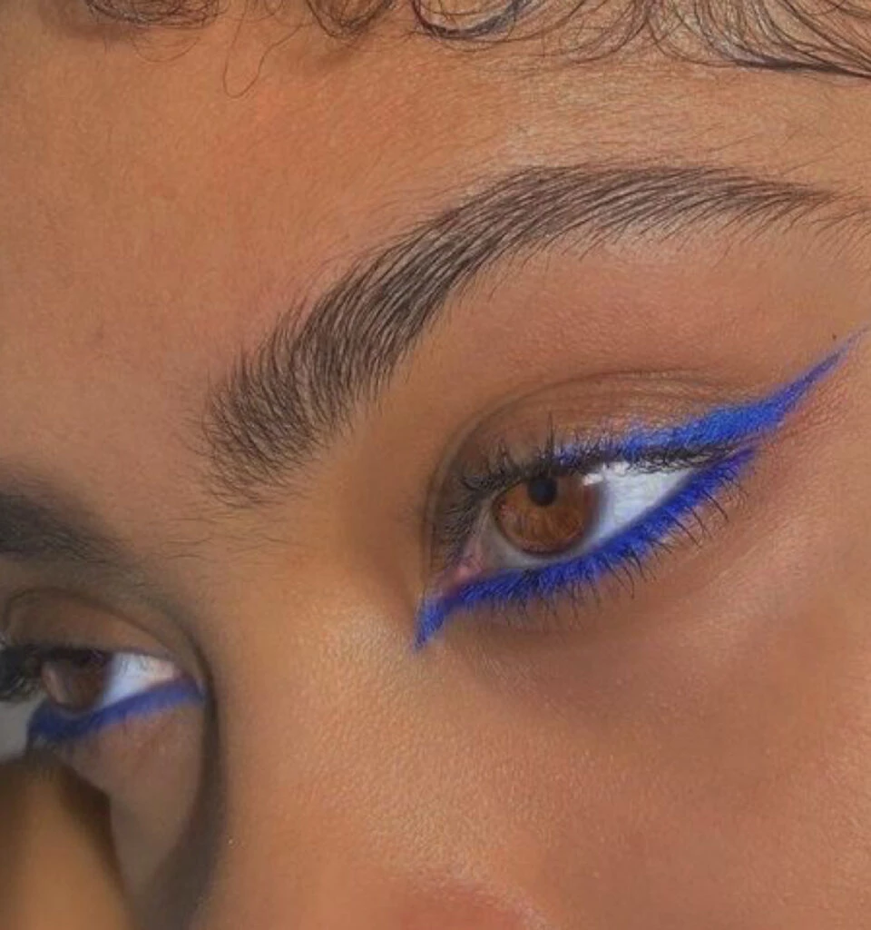 Eyeliner inverso, la última tedencia beauty. Foto: Instagram.