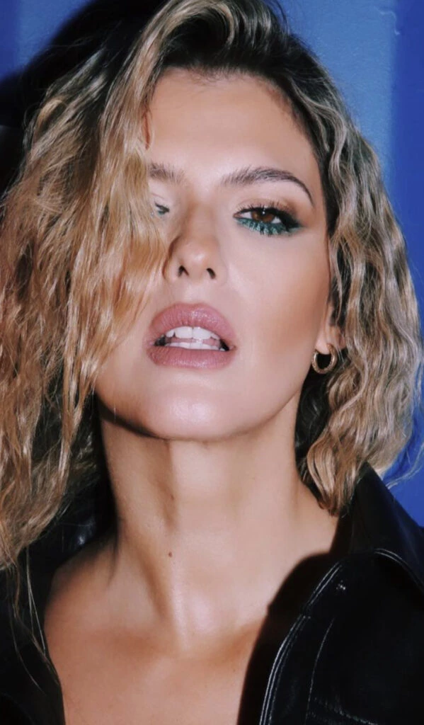 Mery del Cerro apostó por el eyeliner inverso