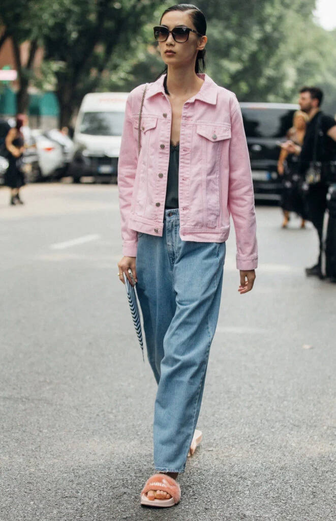 Fluffy sandals, lo último en zapatos. Foto: Pinterest.